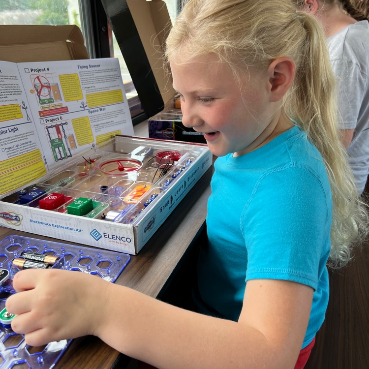 Lindside Stem Bus